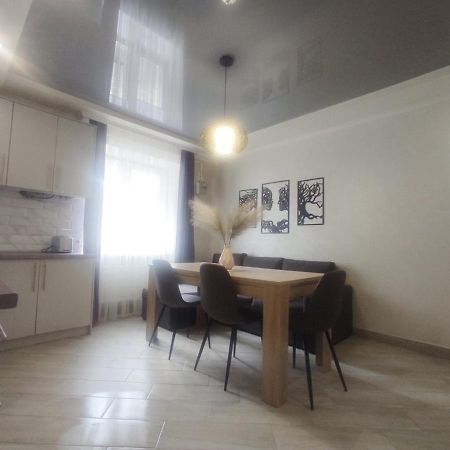 Апартаменти В Новобудові В Жк Фамілія Lvov Exteriér fotografie