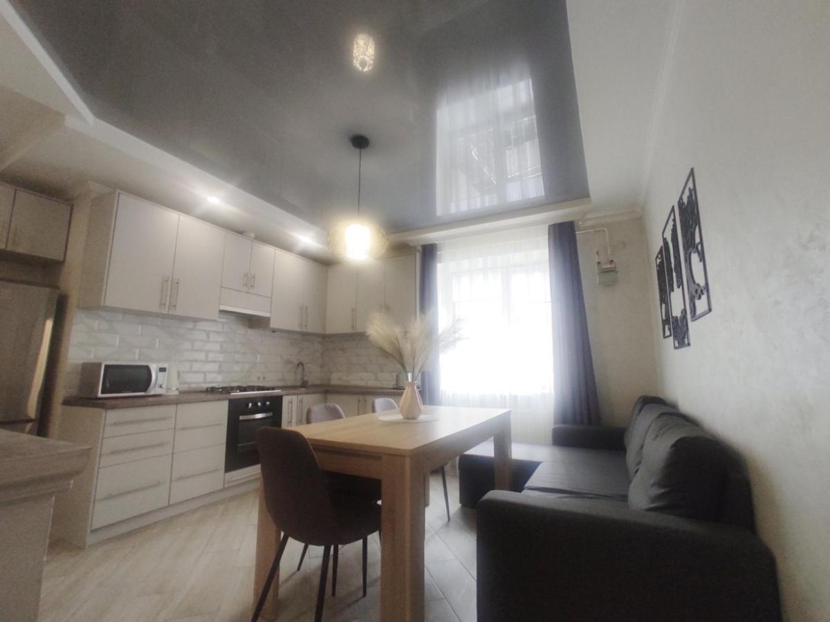 Апартаменти В Новобудові В Жк Фамілія Lvov Exteriér fotografie